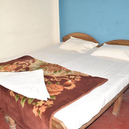 Om Rest House Varanasi Exterior foto