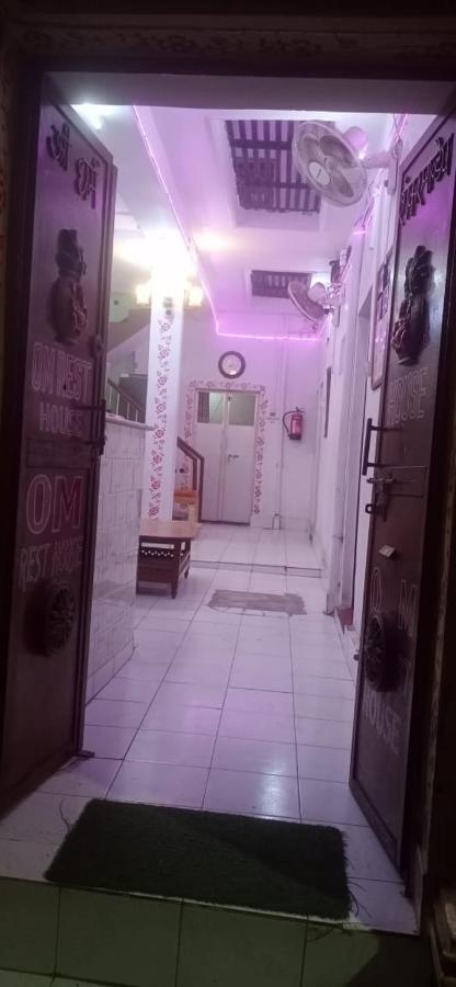 Om Rest House Varanasi Exterior foto