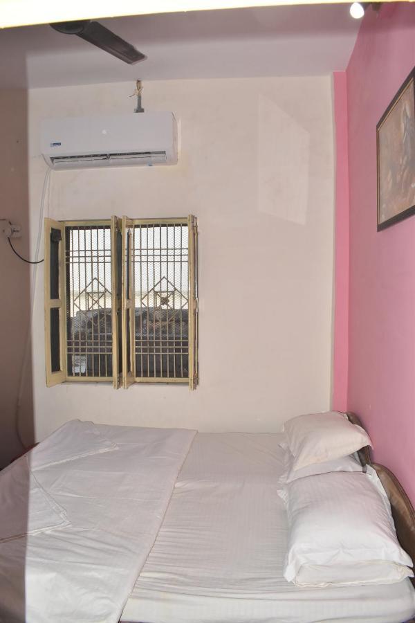 Om Rest House Varanasi Exterior foto